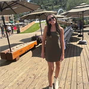 Meet your Posher, Cecelia